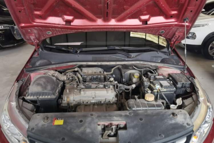 Used Baojun 310 2016 1.2L manual Comfort trim level Engine Bay