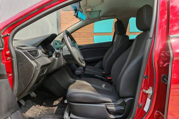 Used Baojun 310 2016 1.2L Manual Value Edition Exterior 10
