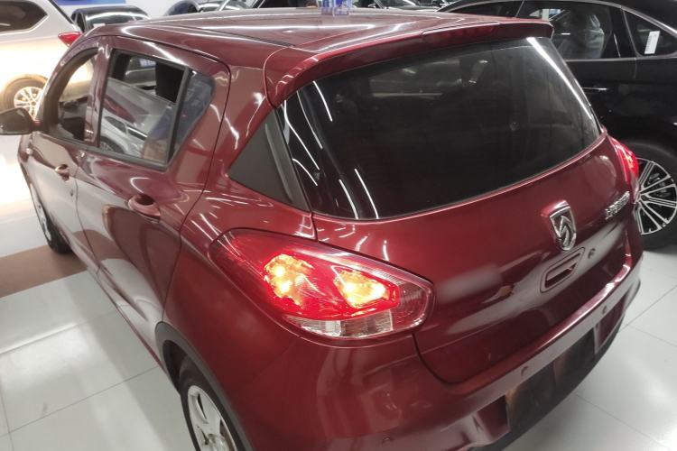 Used Baojun 310 2016 1.2L manual Comfort trim level Exterior 2