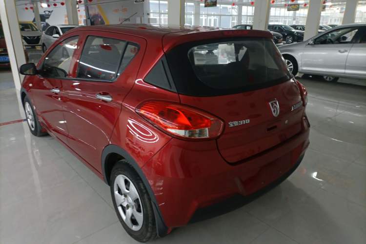 Used Baojun 310 2016 1.2L manual Comfort trim level Exterior 2