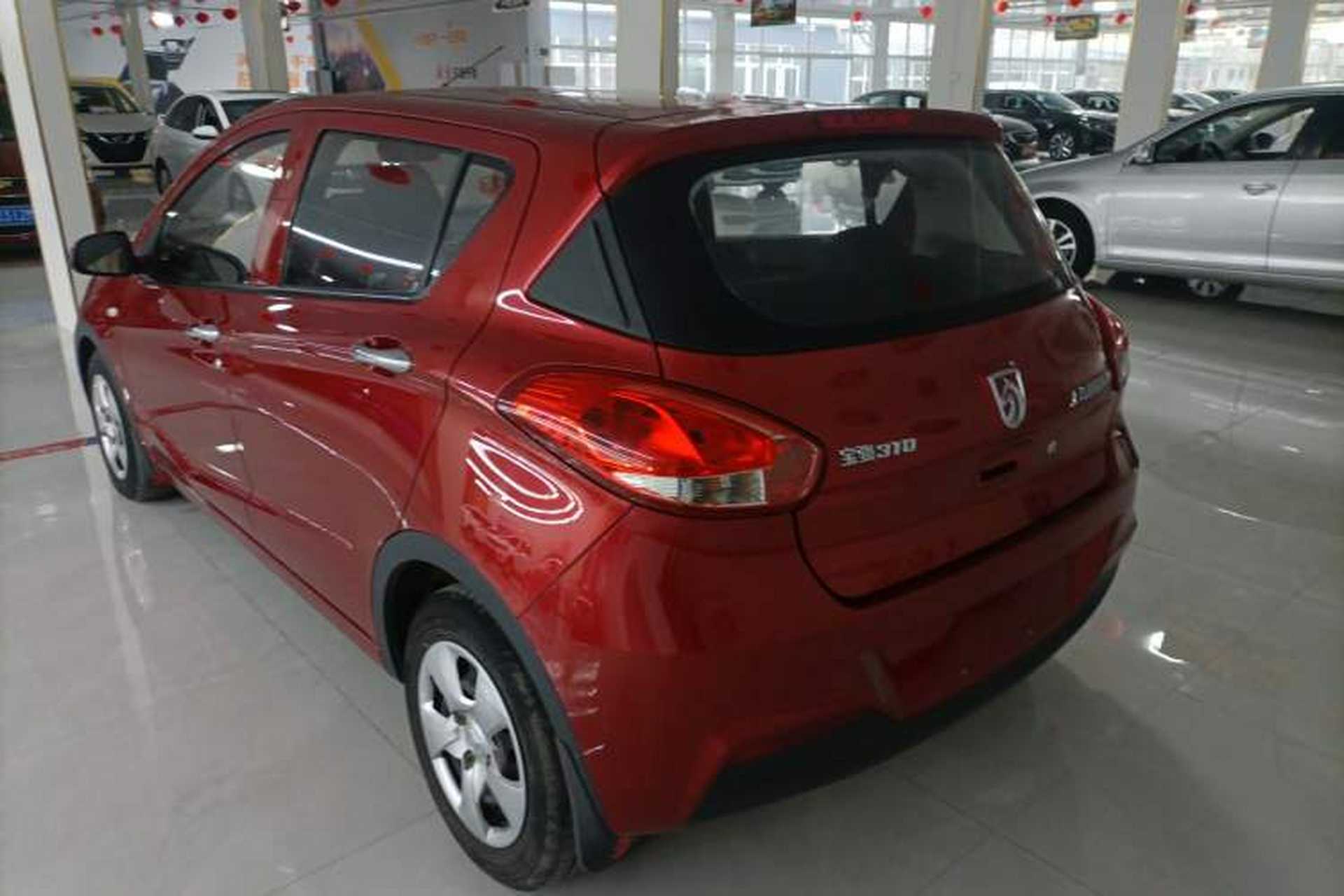 Used Baojun 310 2016 1.2L manual Comfort trim level Exterior 2