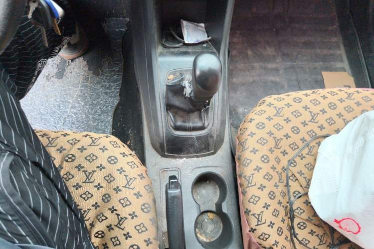 Used Baojun 310 2016 1.2L Manual Value Edition Gear Lever