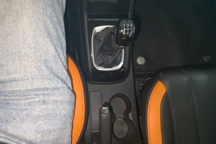 Used Baojun 310 2016 1.2L Manual Luxury Model Gear Lever