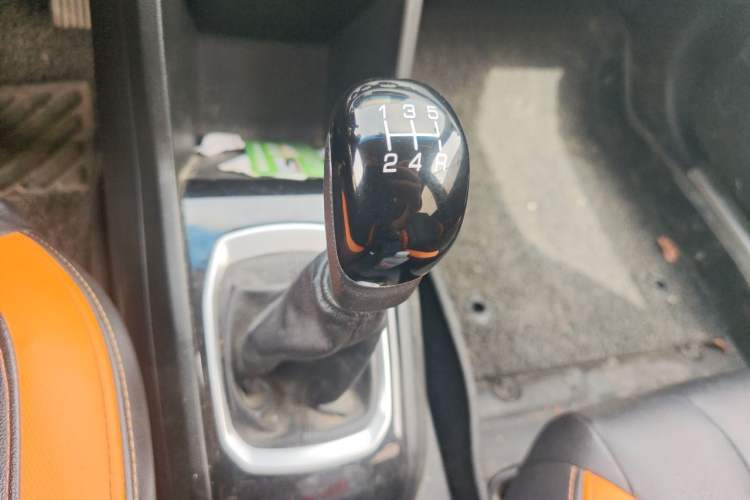 Used Baojun 310 2016 1.2L Manual Luxury Model Gear Lever