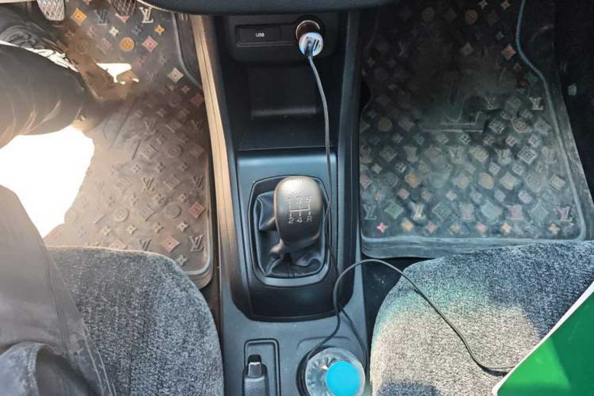 Used Baojun 310 2016 1.2L manual Comfort trim level Gear Lever