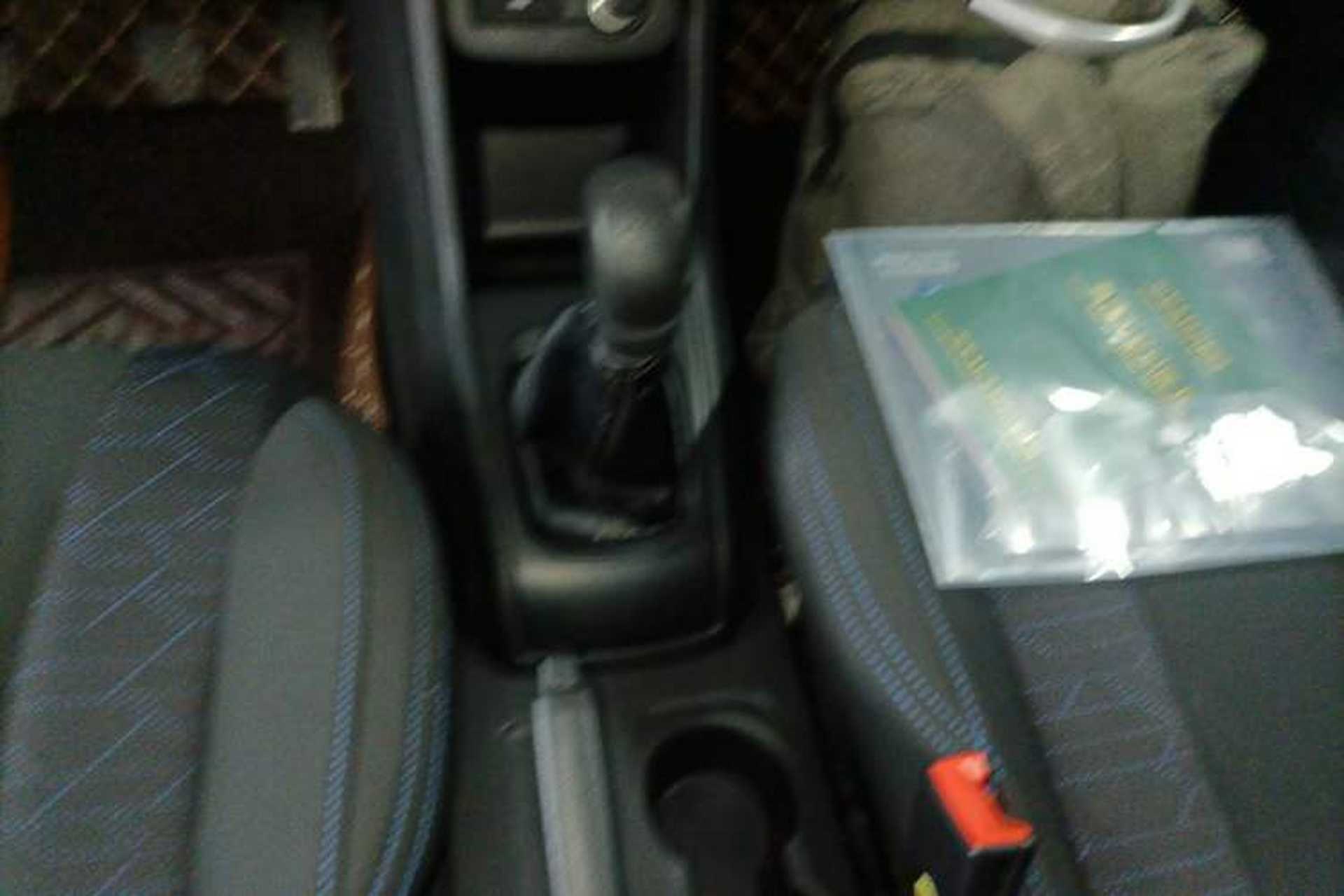 Used Baojun 310 2016 1.2L manual Comfort trim level Gear Lever