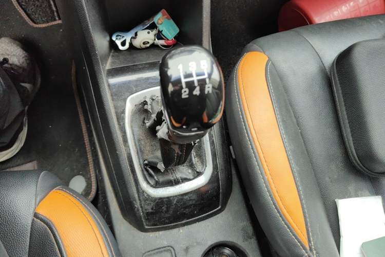 Used Baojun 310 2016 1.2L Manual Luxury Model Gear Lever