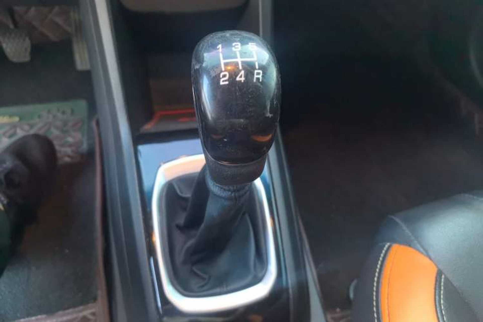 Used Baojun 310 2016 1.2L Manual Luxury Model Gear Lever