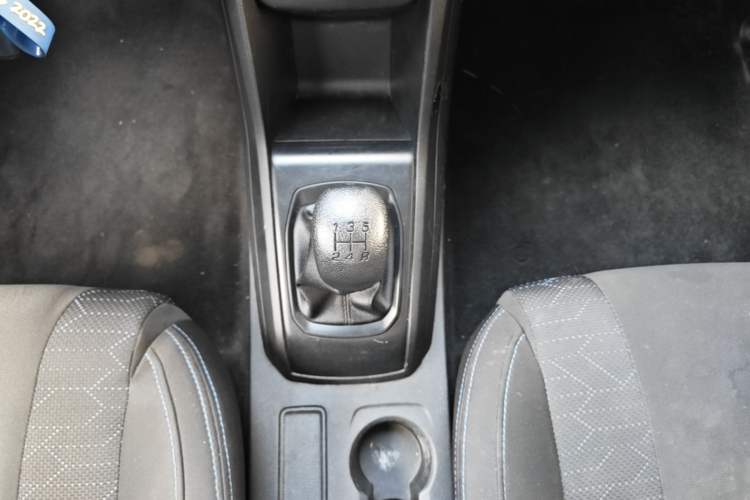 Used Baojun 310 2016 1.2L Manual Value Edition Gear Lever