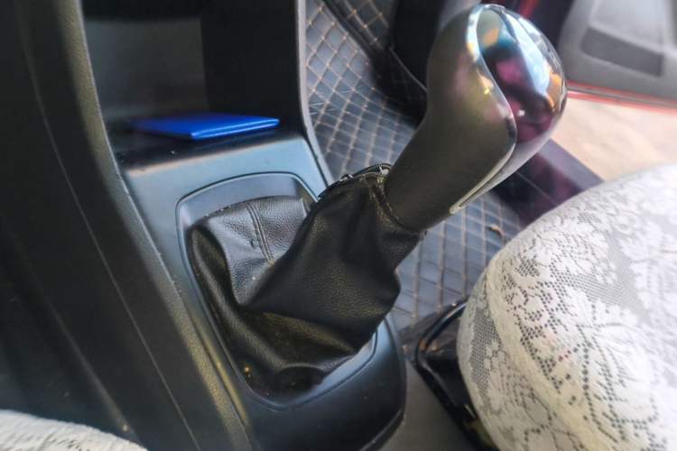 Used Baojun 310 2016 1.2L Manual Value Edition Gear Lever