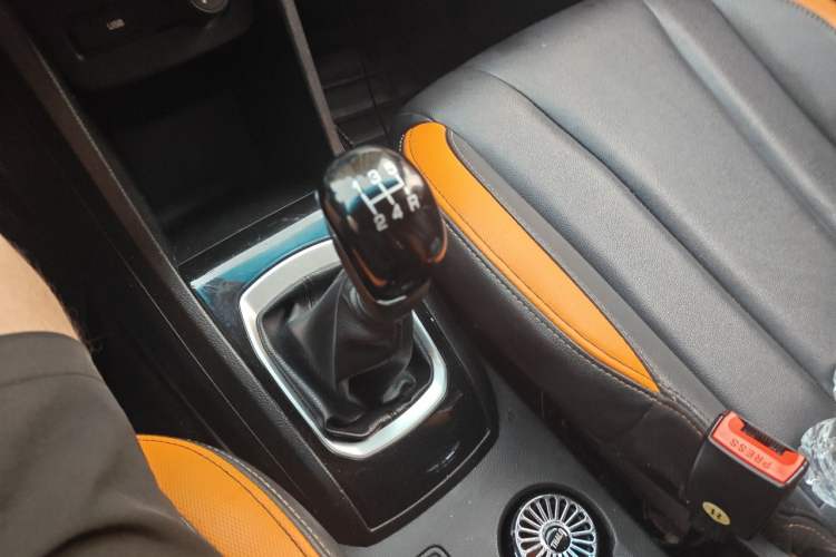 Used Baojun 310 2016 1.2L Manual Luxury Model Gear Lever