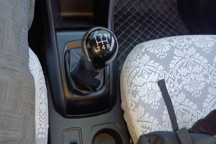 Used Baojun 310 2016 1.2L Manual Value Edition Gear Lever