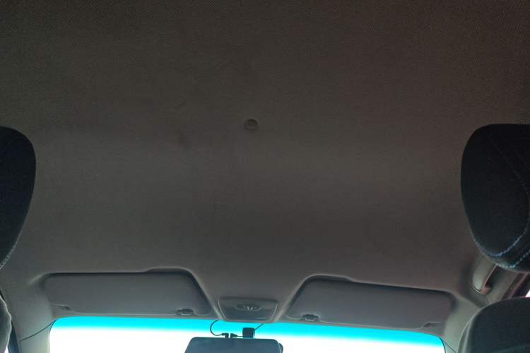 Used Baojun 310 2016 1.2L manual Comfort trim level Headliner
