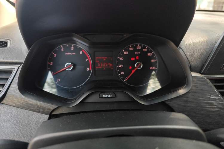 Used Baojun 310 2016 1.2L manual Comfort trim level Instrument Cluster