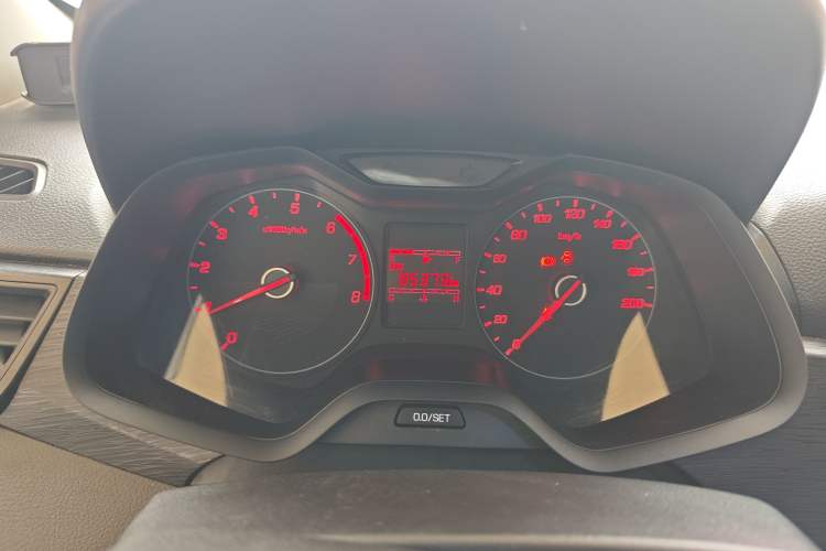 Used Baojun 310 2016 1.2L manual Comfort trim level Instrument Cluster