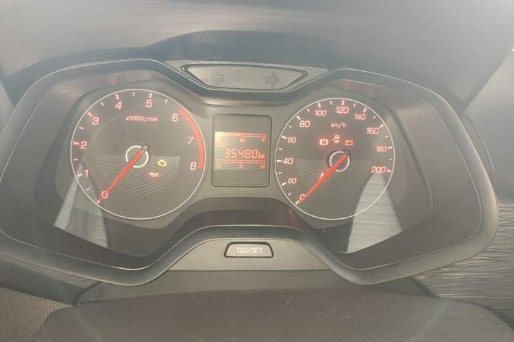 Used Baojun 310 2016 1.2L manual Comfort trim level Instrument Cluster