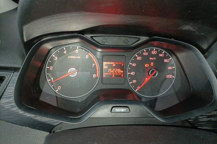 Used Baojun 310 2016 1.2L manual Comfort trim level Instrument Cluster