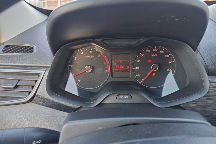 Used Baojun 310 2016 1.2L manual Comfort trim level Instrument Cluster