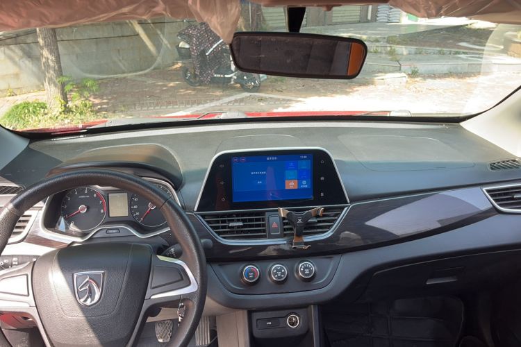 Used Baojun 310 2016 1.2L Manual Fashionable Edition Interior 3