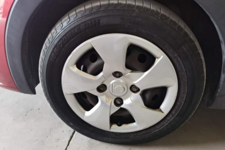 Used Baojun 310 2016 1.2L manual Comfort trim level Left Front Wheel Hub