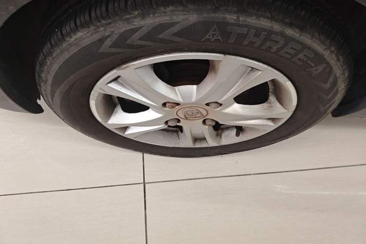 Used Baojun 310 2016 1.2L Manual Fashionable Edition Left Front Wheel Hub