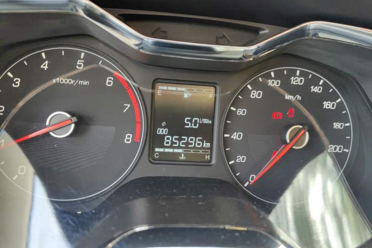 Used Baojun 310 2016 1.2L Manual Luxury Model Odometer Close Up