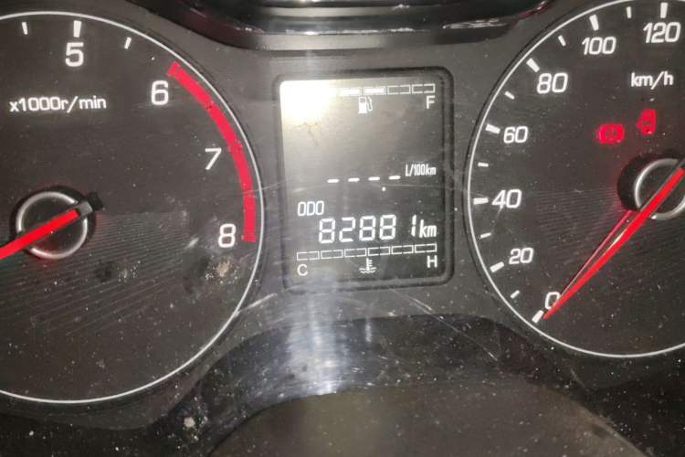 Used Baojun 310 2016 1.2L Manual Luxury Model Odometer Close Up