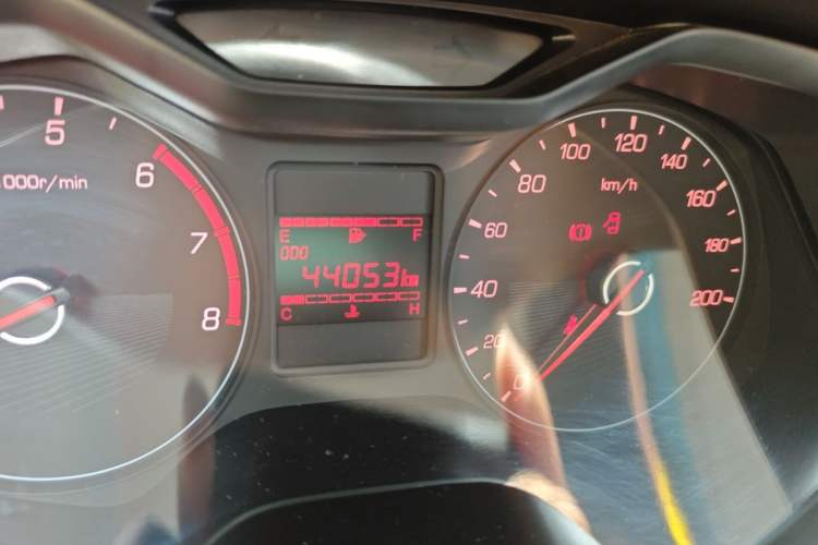 Used Baojun 310 2016 1.2L manual Comfort trim level Odometer Close Up