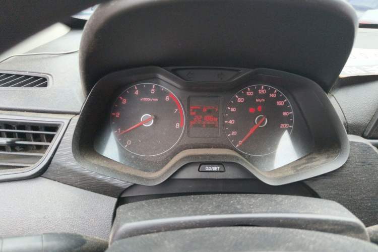 Used Baojun 310 2016 1.2L Manual Value Edition Odometer Close Up