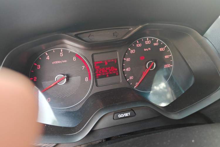 Used Baojun 310 2016 1.2L manual Comfort trim level Odometer Close Up