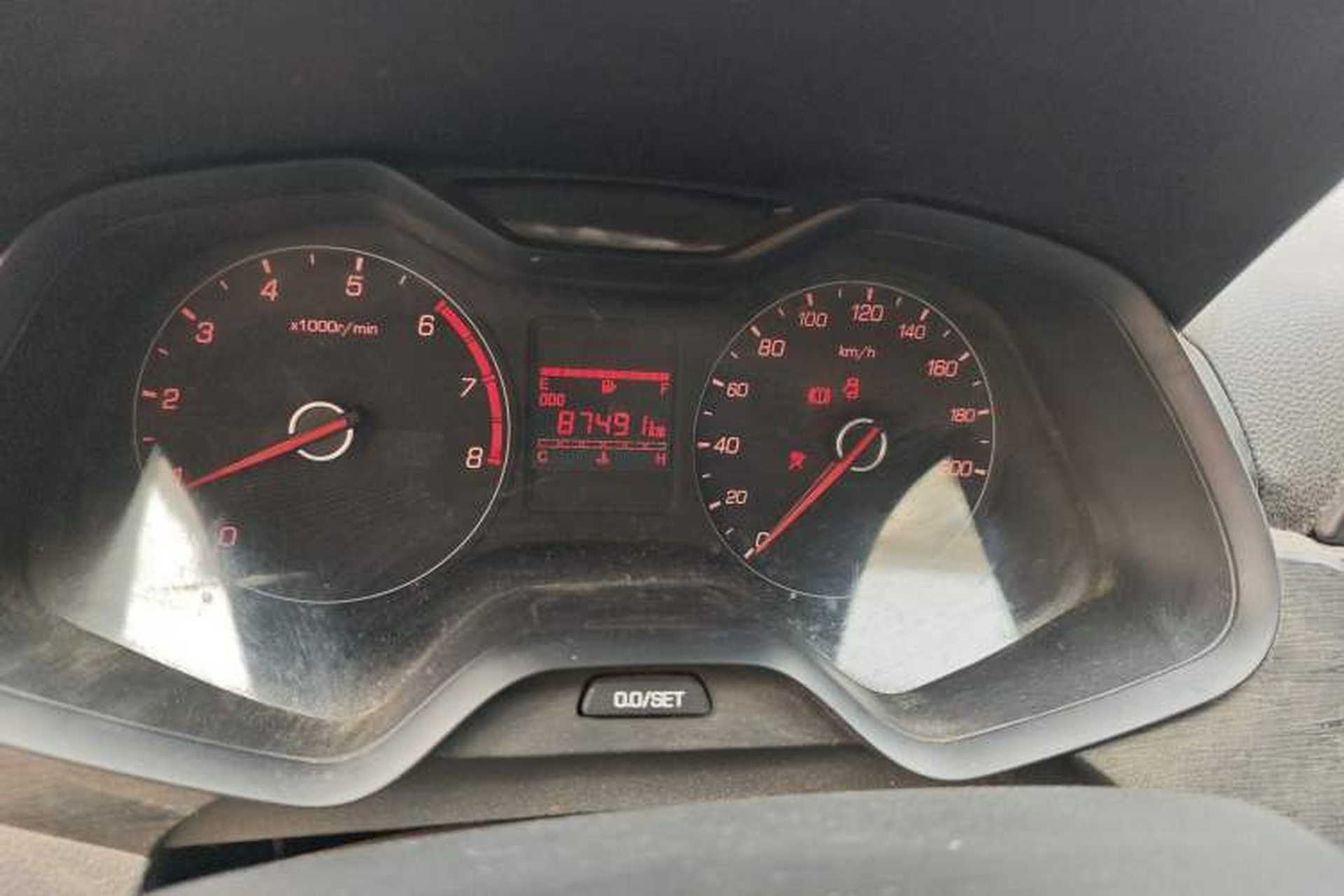 Used Baojun 310 2016 1.2L manual Comfort trim level Odometer Close Up