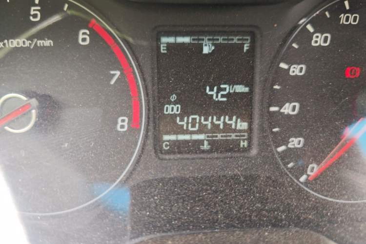 Used Baojun 310 2016 1.2L Manual Luxury Model Odometer Close Up