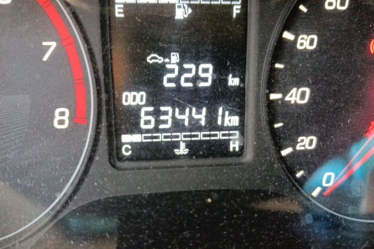 Used Baojun 310 2016 1.2L Manual Luxury Model Odometer Close Up