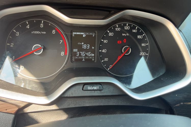 Used Baojun 310 2016 1.2L Manual Fashionable Edition Odometer Close Up