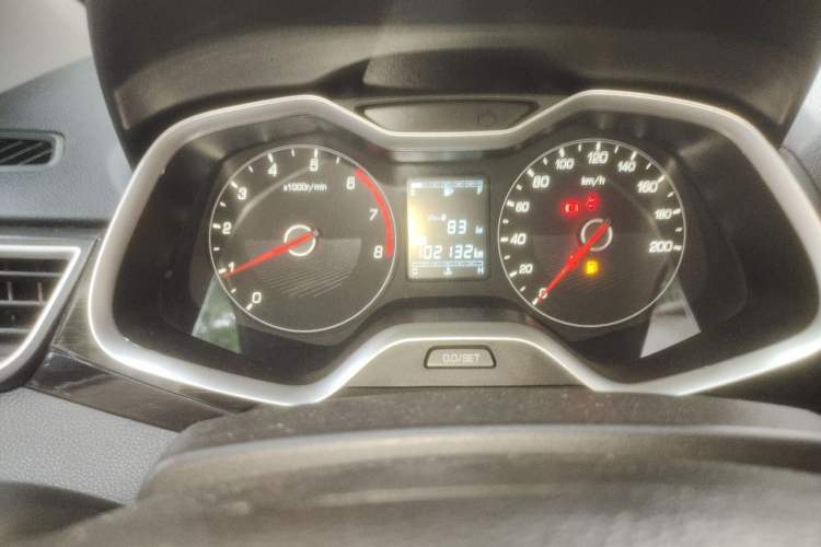 Used Baojun 310 2016 1.2L Manual Fashionable Edition Odometer Close Up