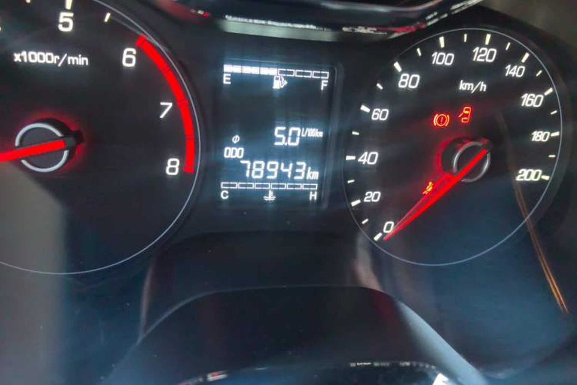 Used Baojun 310 2016 1.2L Manual Luxury Model Odometer Close Up