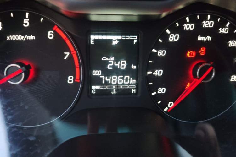 Used Baojun 310 2016 1.2L Manual Fashionable Edition Odometer Close Up