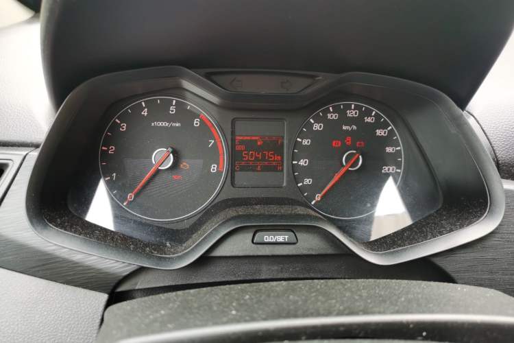Used Baojun 310 2016 1.2L manual Comfort trim level Odometer Close Up