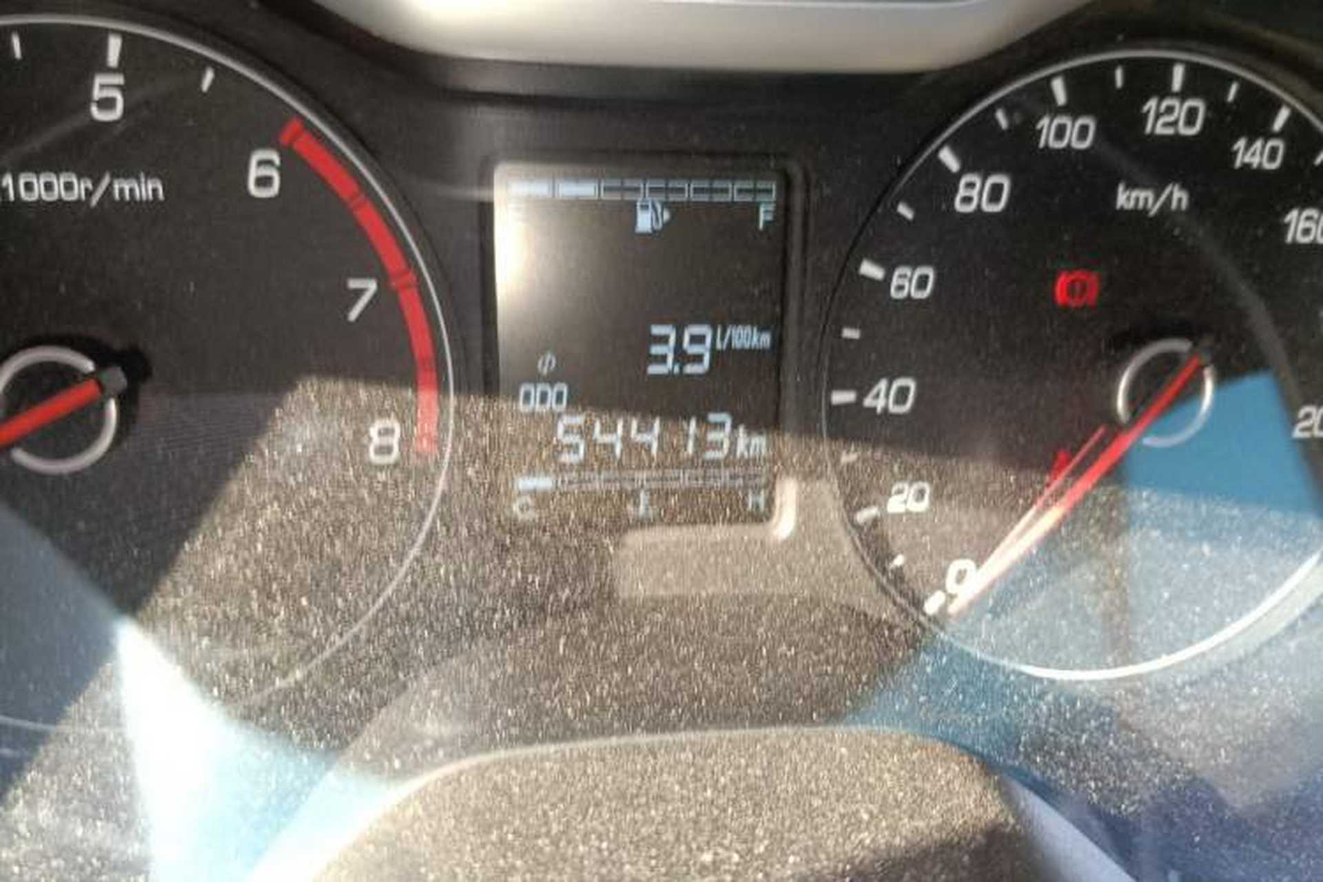 Used Baojun 310 2016 1.2L Manual Fashionable Edition Odometer Close Up