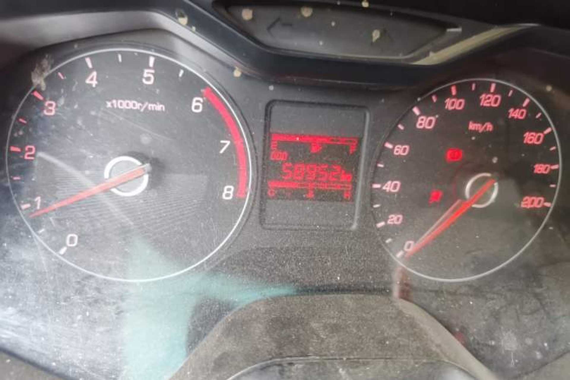 Used Baojun 310 2016 1.2L manual Comfort trim level Odometer Close Up