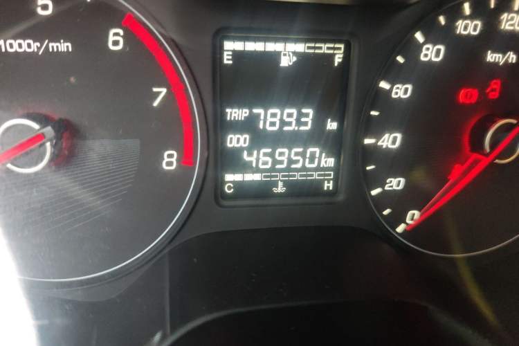 Used Baojun 310 2016 1.2L Manual Fashionable Edition Odometer Close Up