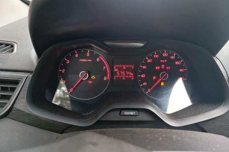 Used Baojun 310 2016 1.2L manual Comfort trim level Odometer Close Up
