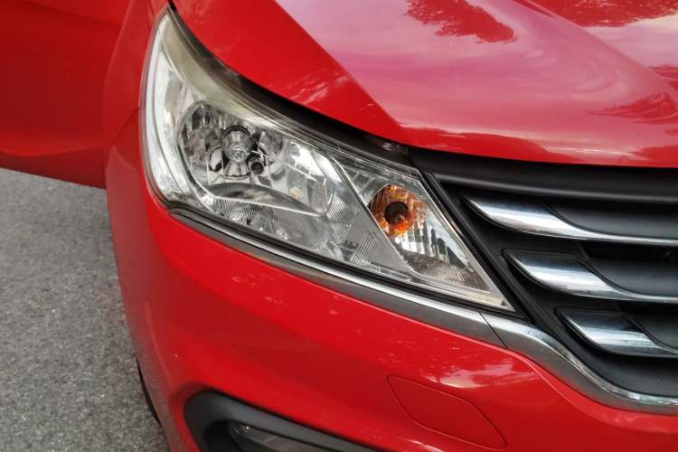Used Baojun 310 2016 1.2L Manual Luxury Model Right Front Headlight