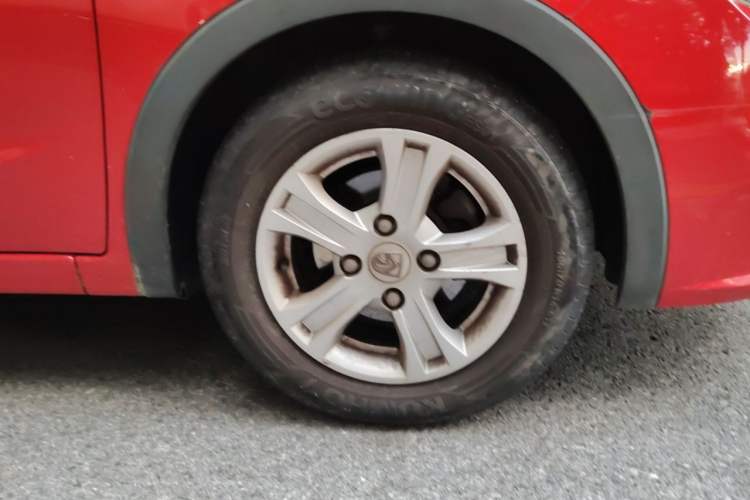 Used Baojun 310 2016 1.2L Manual Luxury Model Right Front Wheel Hub