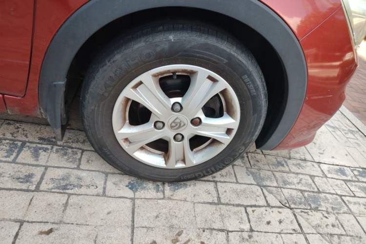 Used Baojun 310 2016 1.2L Manual Luxury Model Right Front Wheel Hub