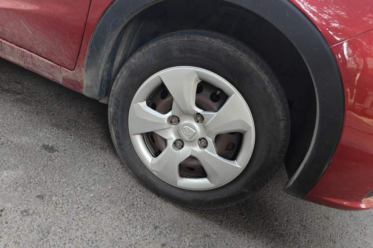 Used Baojun 310 2016 1.2L manual Comfort trim level Right Front Wheel Hub