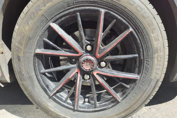 Used Baojun 310 2016 1.2L manual Comfort trim level Right Front Wheel Hub