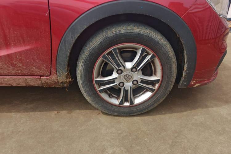 Used Baojun 310 2016 1.2L Manual Luxury Model Right Front Wheel Hub