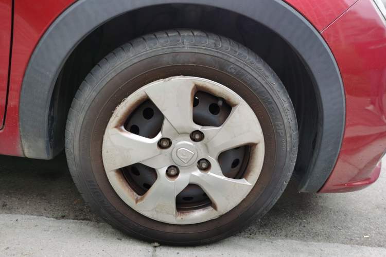 Used Baojun 310 2016 1.2L manual Comfort trim level Right Front Wheel Hub