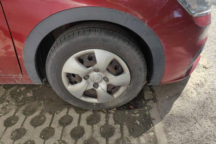 Used Baojun 310 2016 1.2L manual Comfort trim level Right Front Wheel Hub